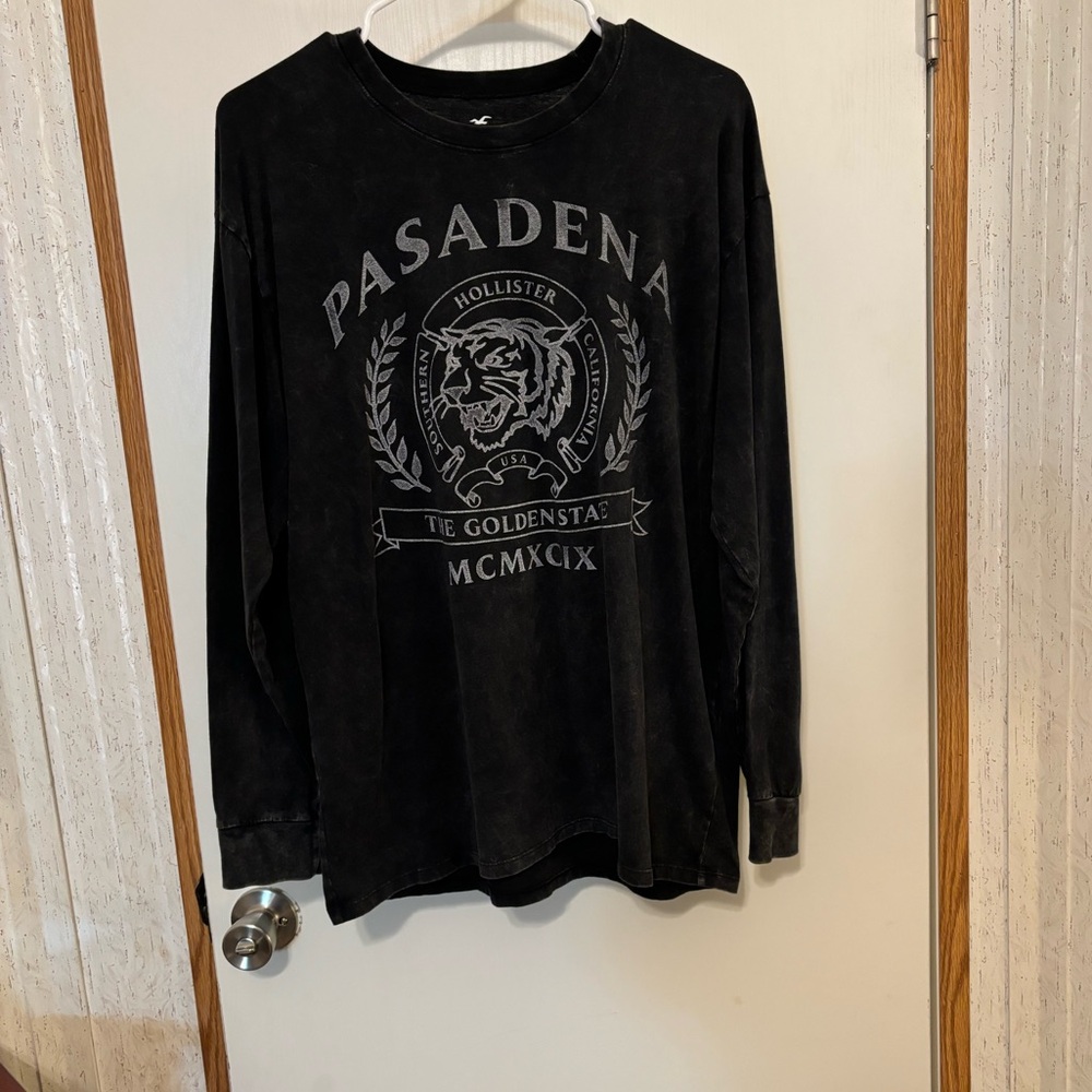 Hollister Pasadena Black Long Sleeve Tee